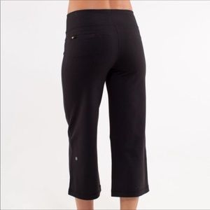 LULULEMON - Relaxed Fit Crop || Pants Black